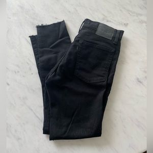 Levi’s wedgie fit black jeans size 27 NWT